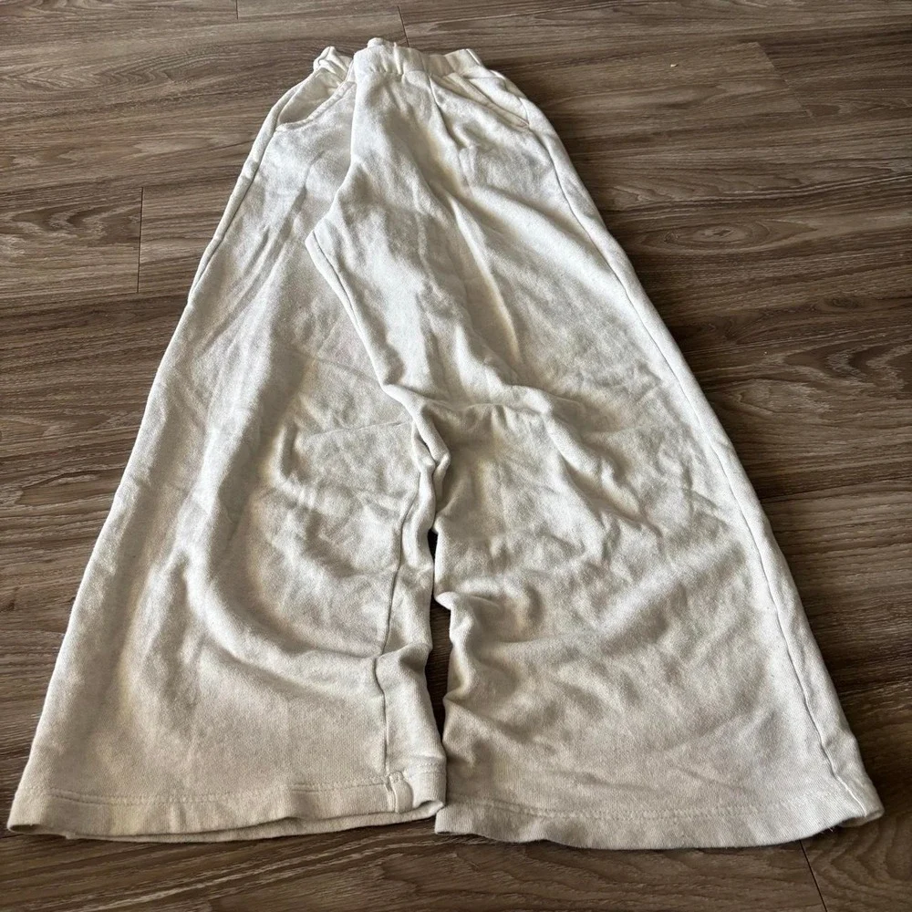 Vintage Y2K/2000s Baggy Light Grey Wide Leg Streetwear Sweatpants! Fits M